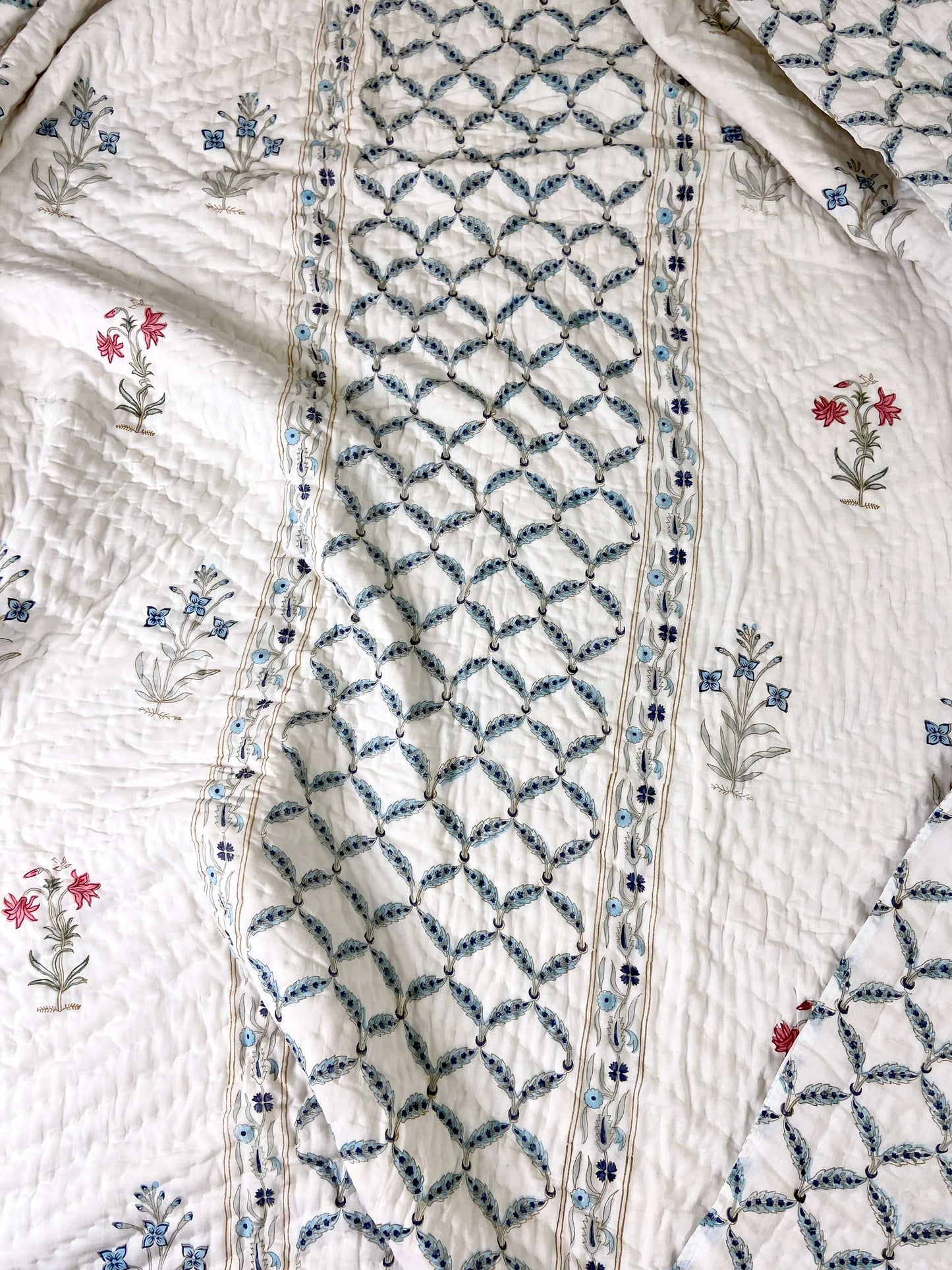 Minimal Floral Motifs Organic Mul Cotton Reversible Double Bed Quilt